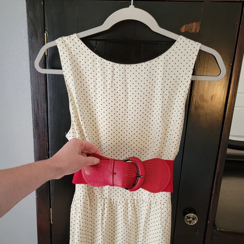 Women's Red Wide Elastic Belt - Picture 2 of 5